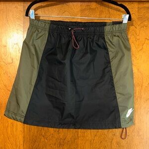 Nike Two-Tone Black and Olive Skirt